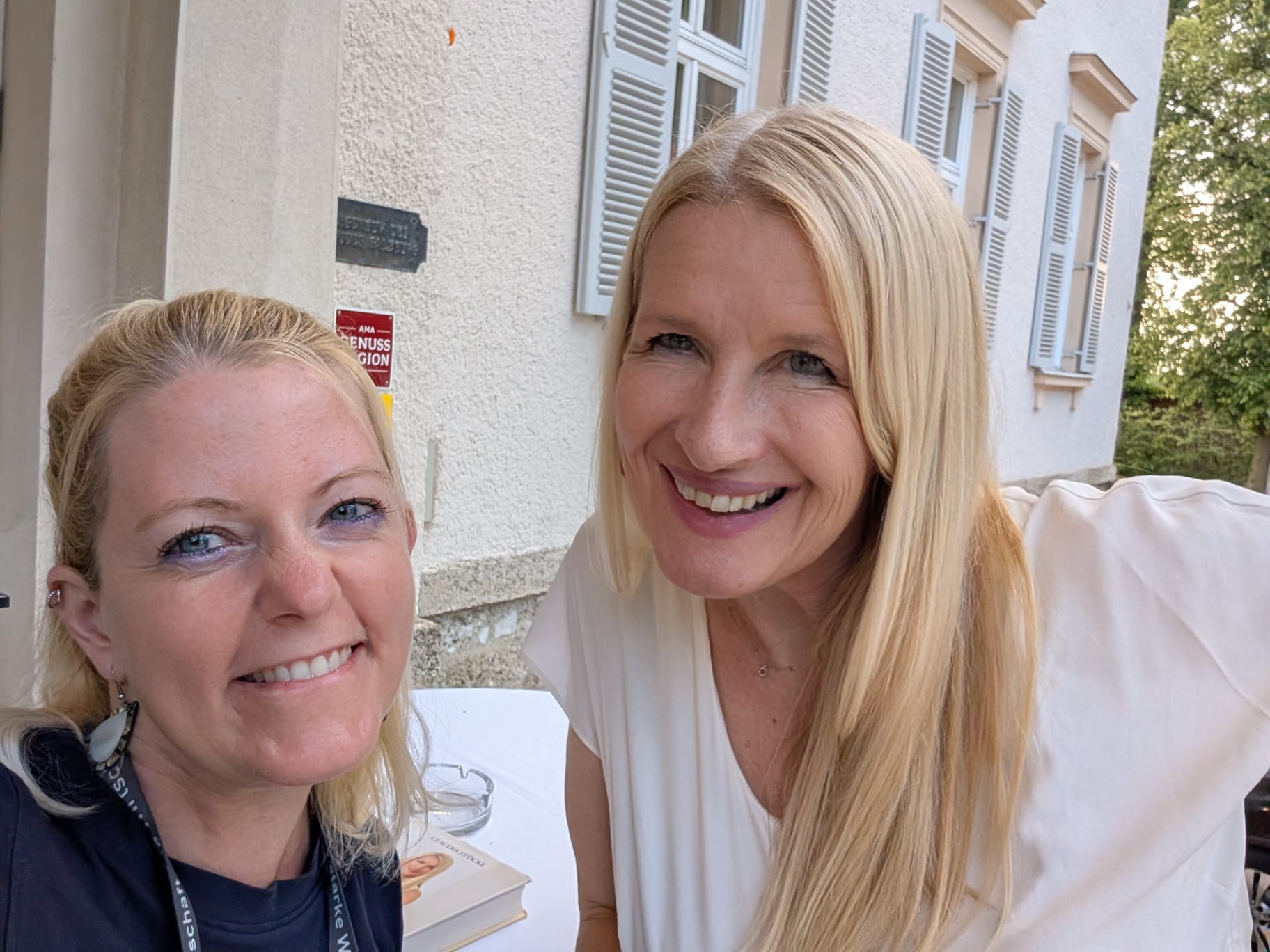 Astrid Stockinger mit Claudia Stöckl beim Forum Erfolg — Frau in der Wirtschaft